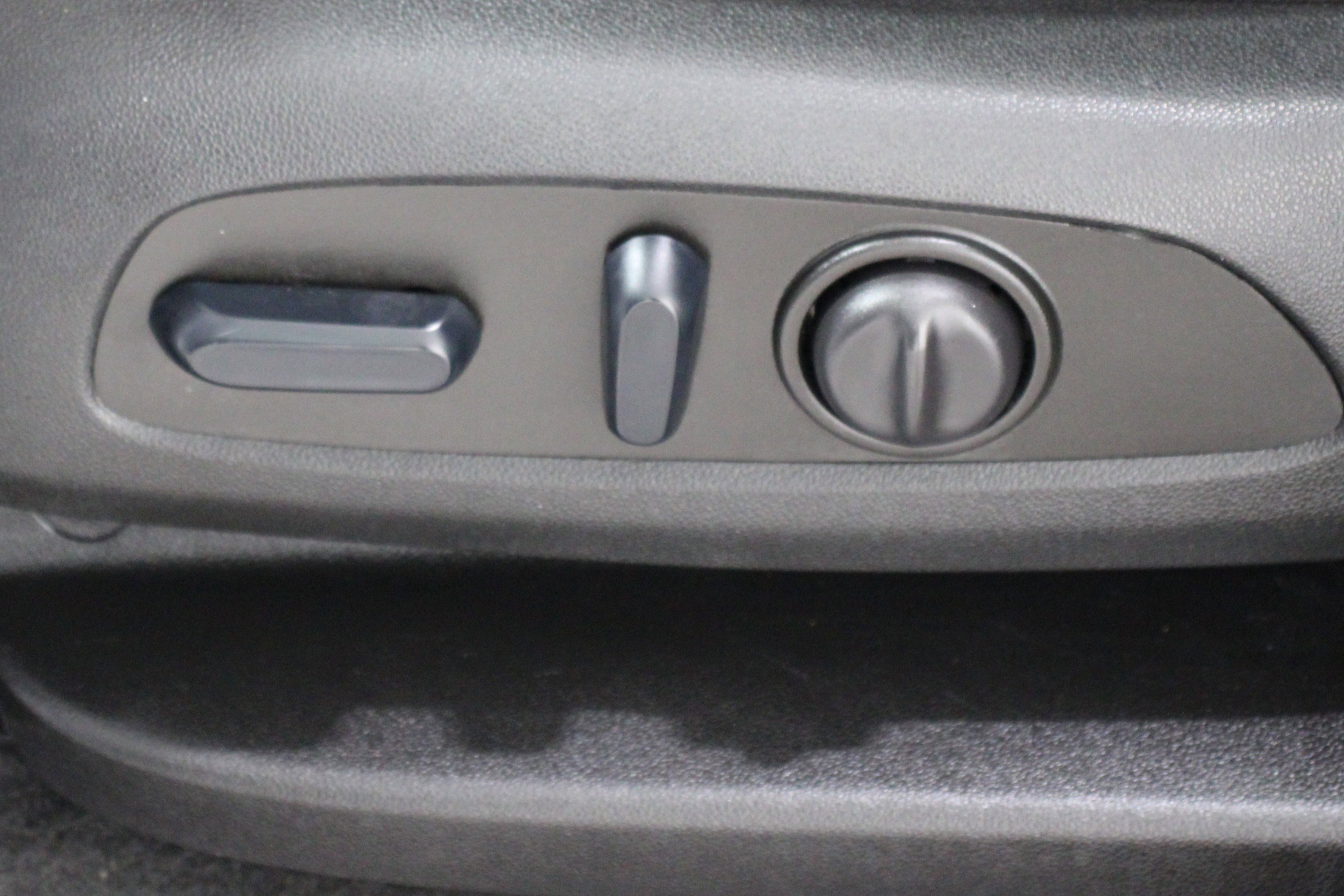 2024 Chevrolet Equinox LT photo 3