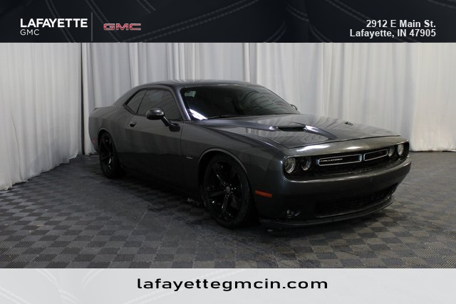2016 Dodge Challenger R/T's photo