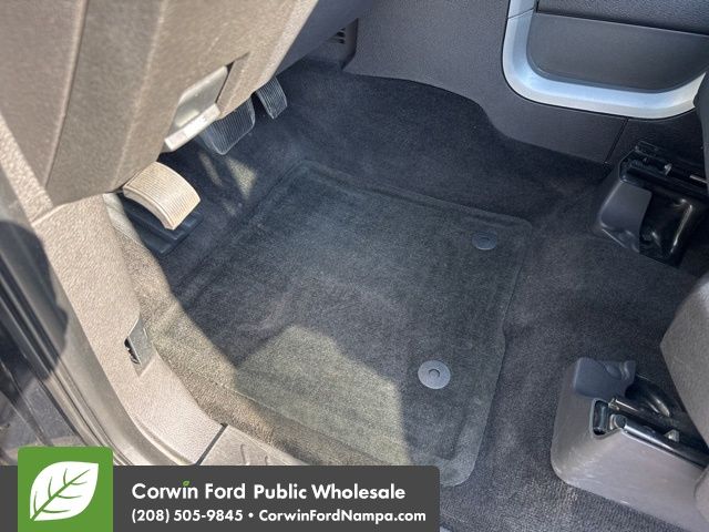 2013 Ford F-150 Lariat photo 35