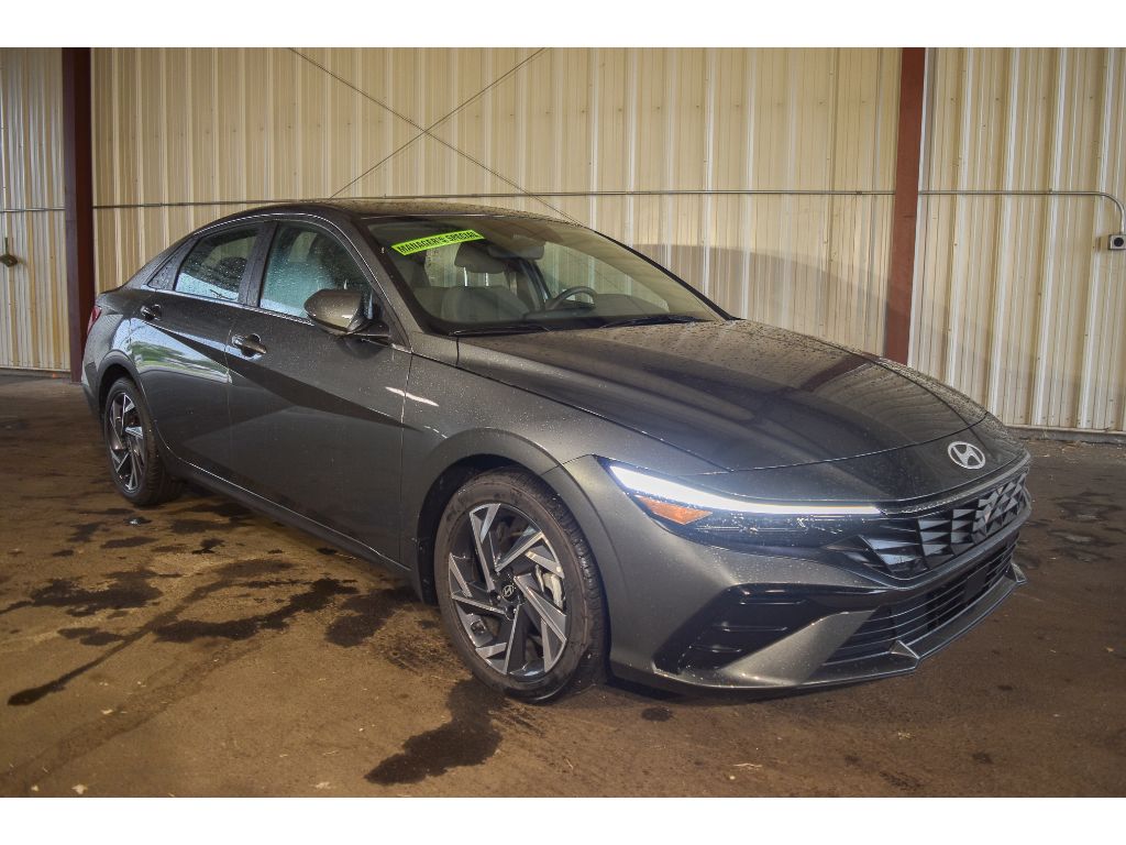 2024 Hyundai Elantra SEL Convenience photo 2