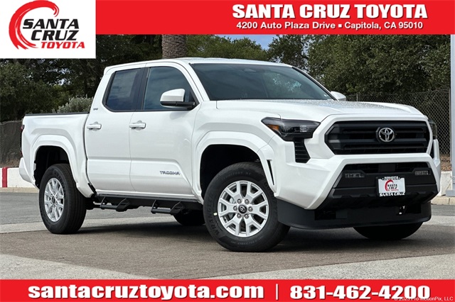 2025 Toyota Tacoma SR5's photo