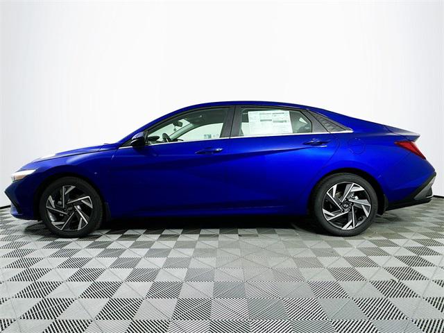 2025 Hyundai Elantra SEL Convenience photo 3