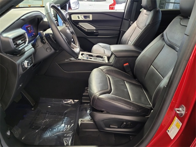 2021 Ford Explorer ST photo 3