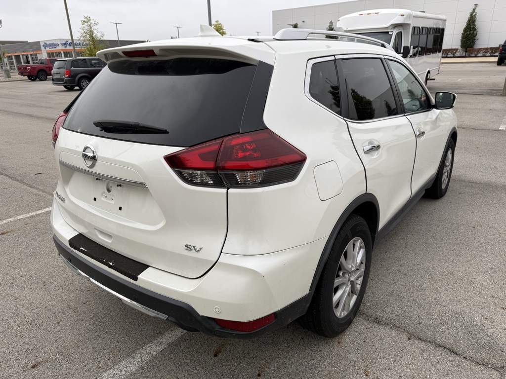 2020 Nissan Rogue SV photo 9