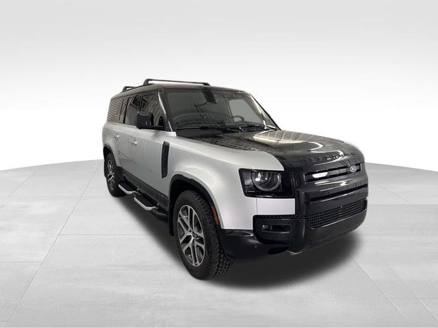 2023 Land Rover Defender 130 X photo 3