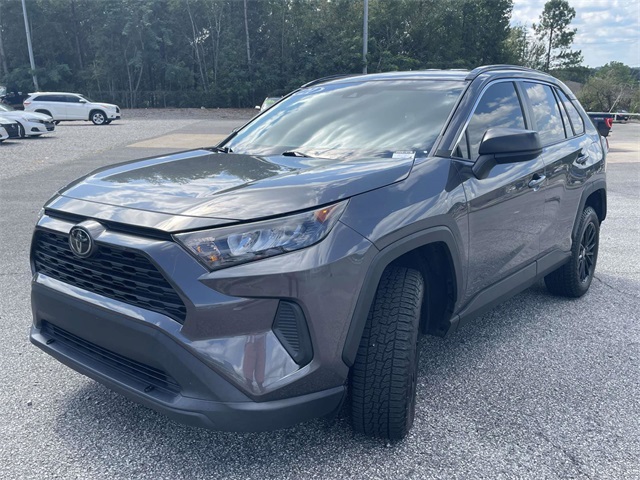 2021 Toyota RAV4 LE photo 4
