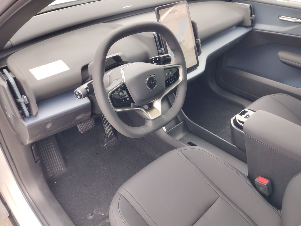 2025 VOLVO EX30 - Image 9