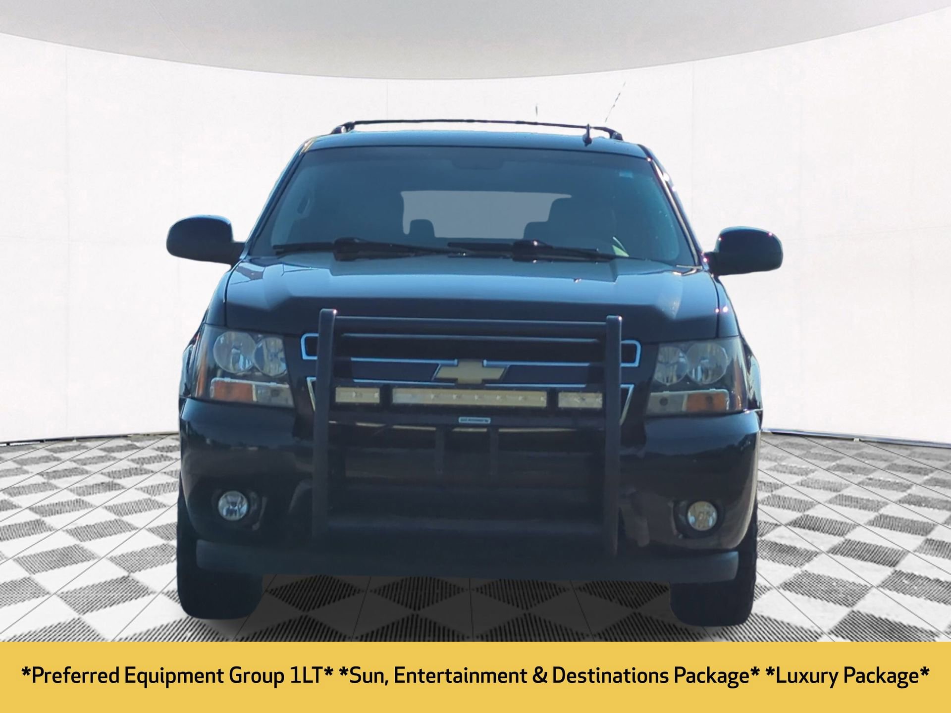 2013 Chevrolet Suburban LT photo 4