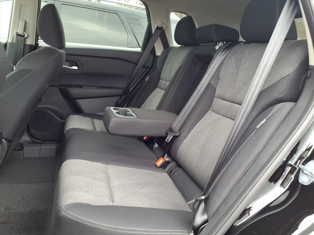 2026 Nissan Rogue SV photo 3