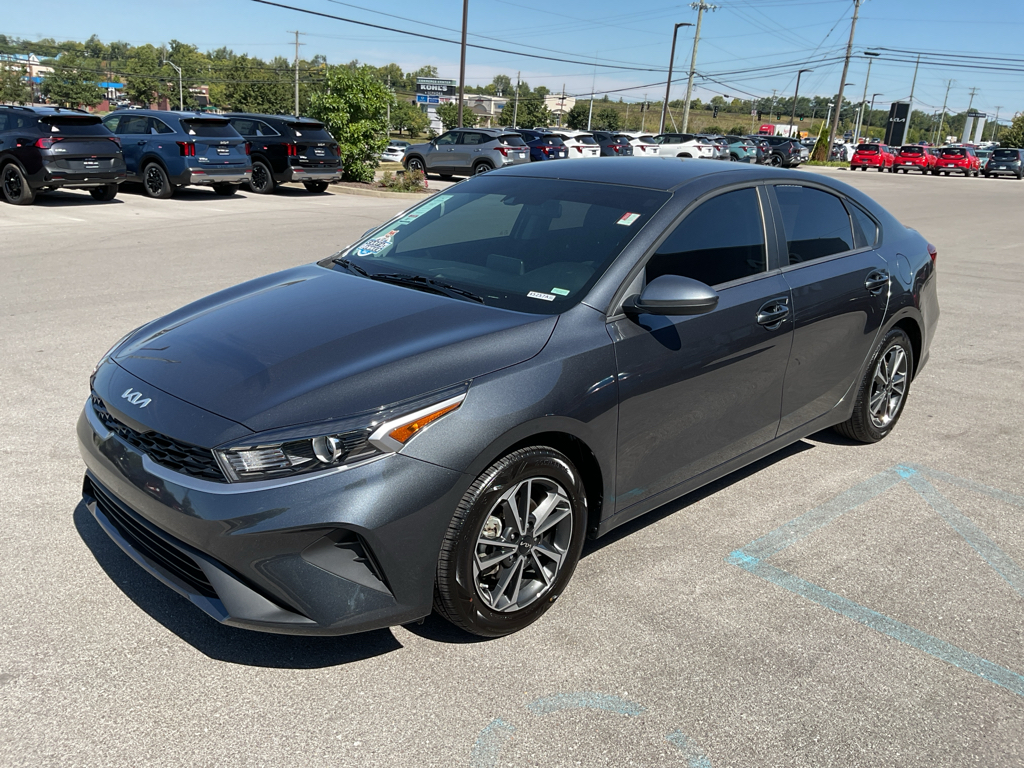 2024 Kia Forte LXS photo 2