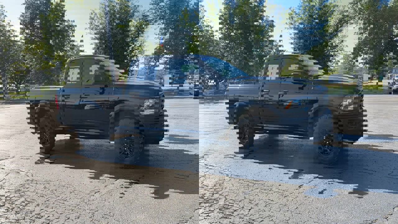 2022 Ram 1500 Classic Warlock photo 2