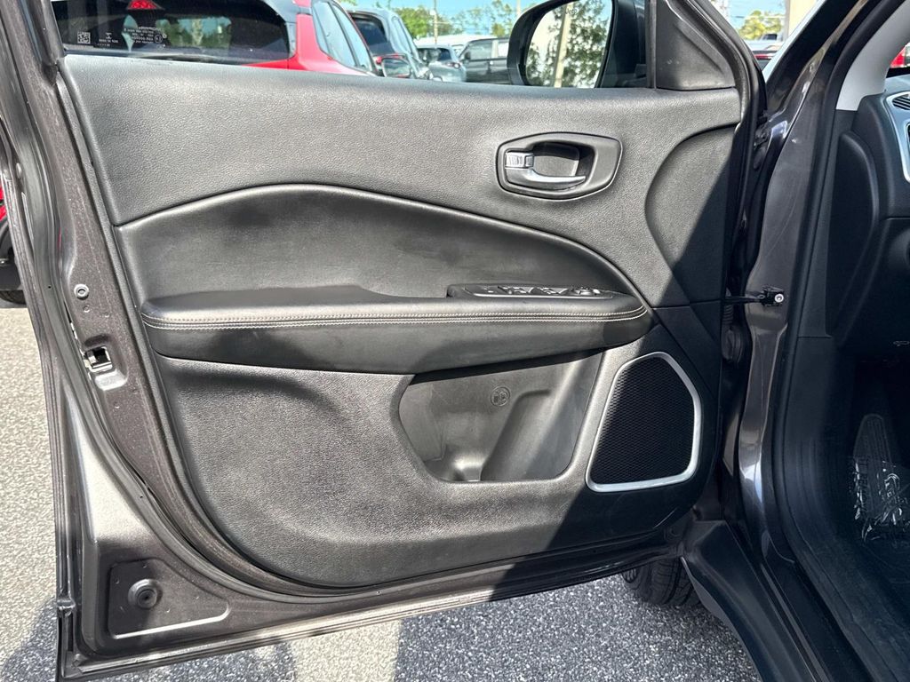 2019 Jeep Compass North Edition Latitude photo 16
