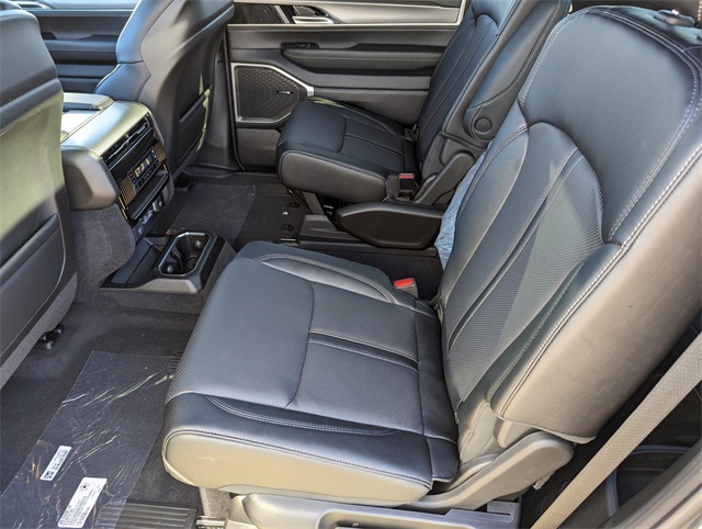 2024 Jeep Wagoneer L Carbide Series II photo 13