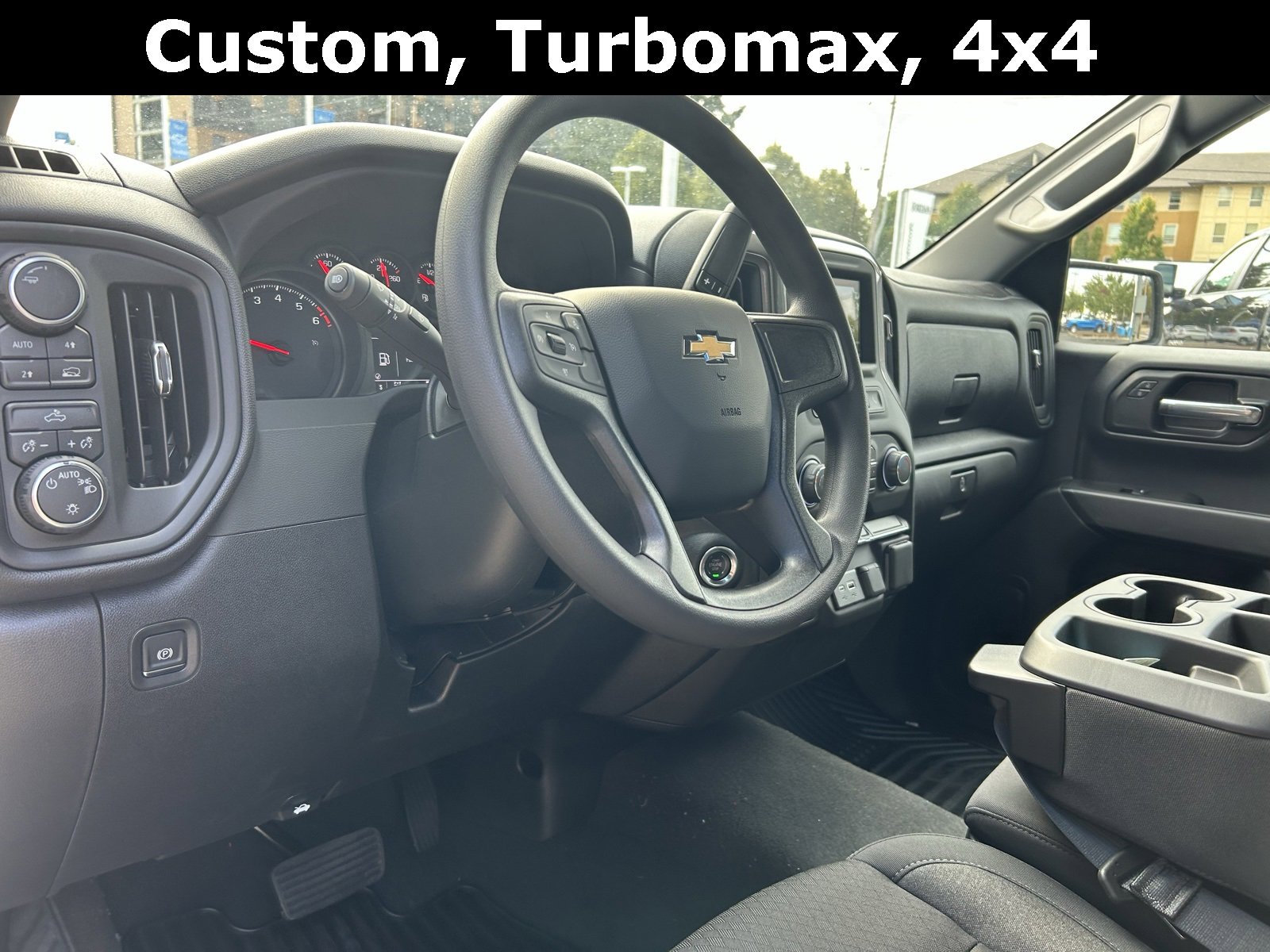 2025 Chevrolet Silverado 1500 Custom photo 9