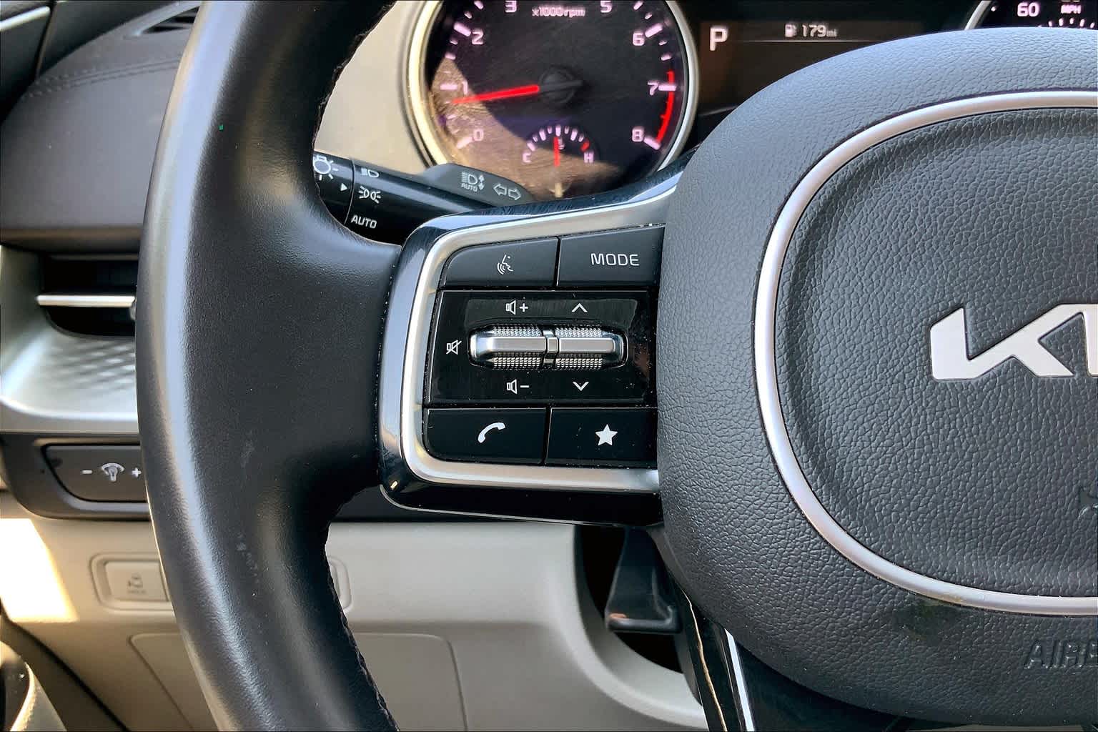 2022 Kia Carnival LX photo 21