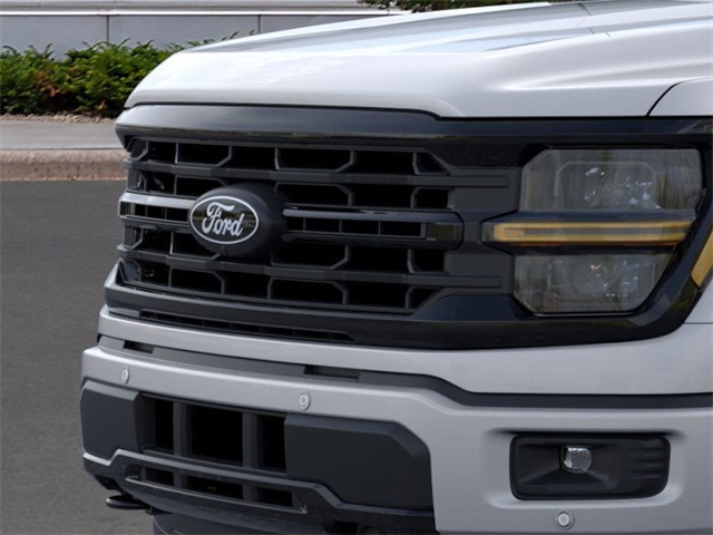 2025 Ford F-150 XLT photo 16