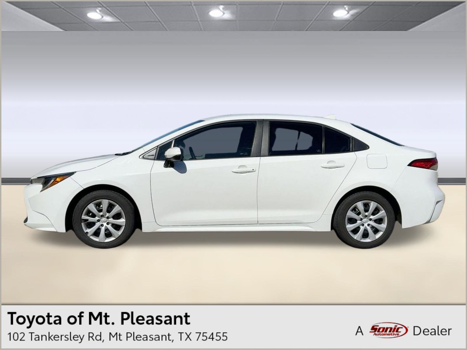 2022 Toyota Corolla LE's photo