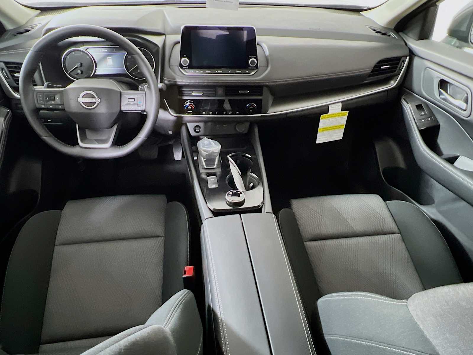 2025 Nissan Rogue SV photo 2