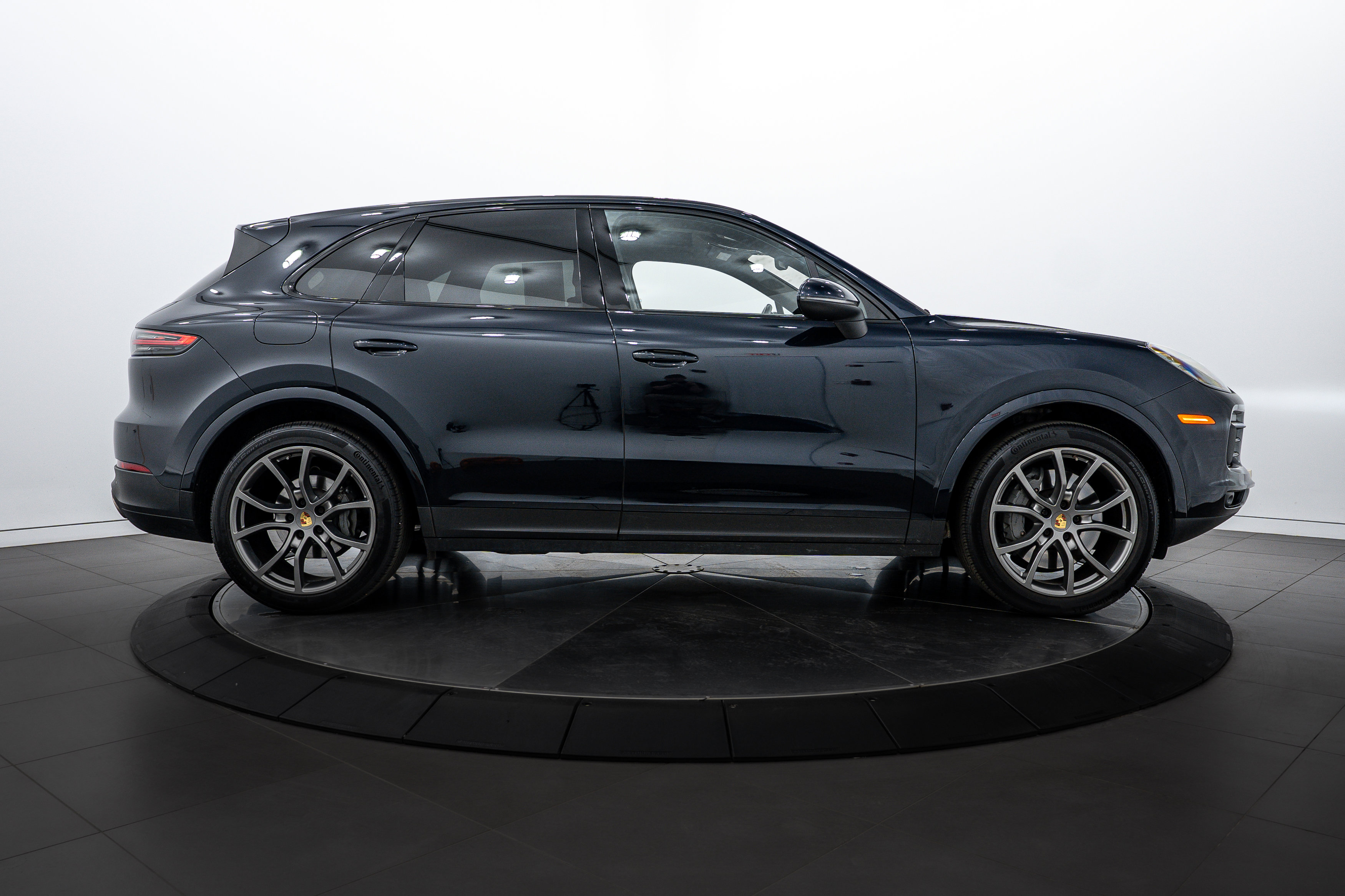 2022 Porsche Cayenne S photo 3