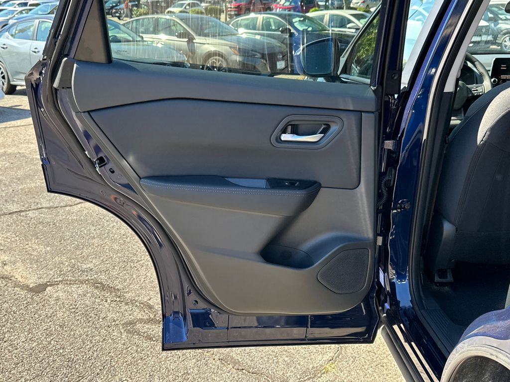 2026 Nissan Rogue SV photo 20