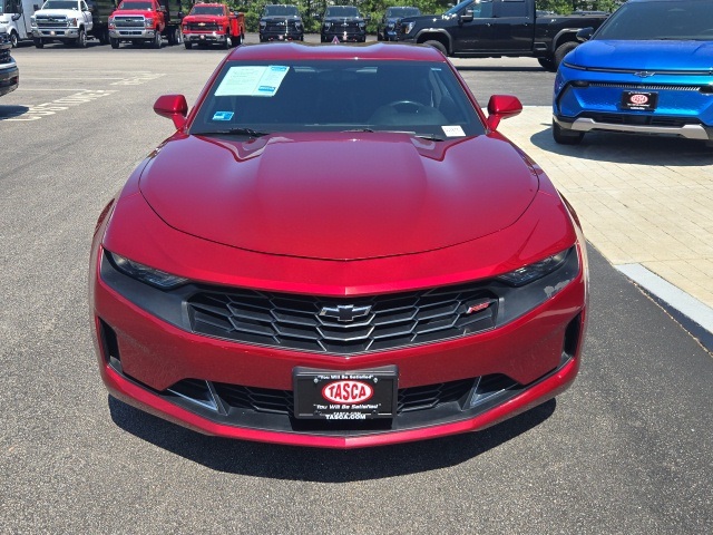 2021 Chevrolet Camaro 1LT photo 2