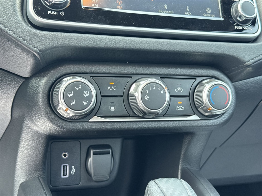 2025 Nissan Versa 1.6 S photo 24