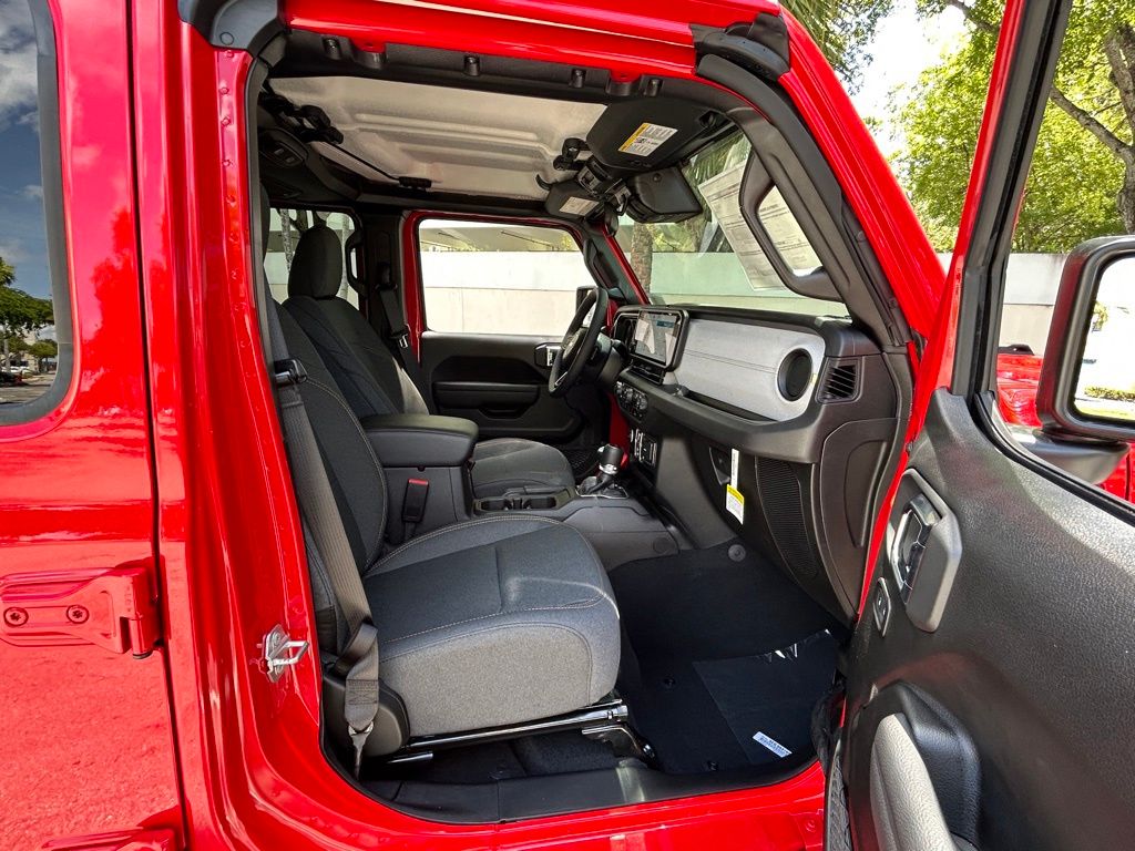 2025 Jeep Gladiator Sport S photo 16