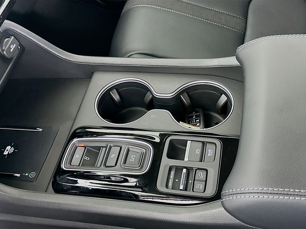 2025 Honda Pilot Touring photo 12
