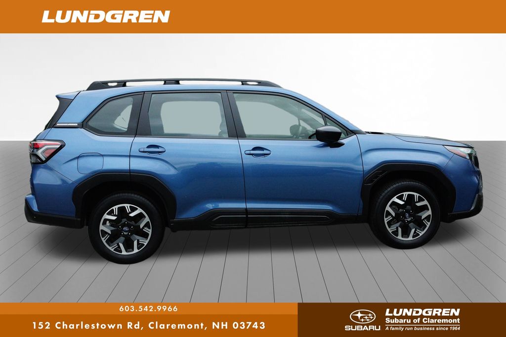 2025 Subaru Forester Base photo 2