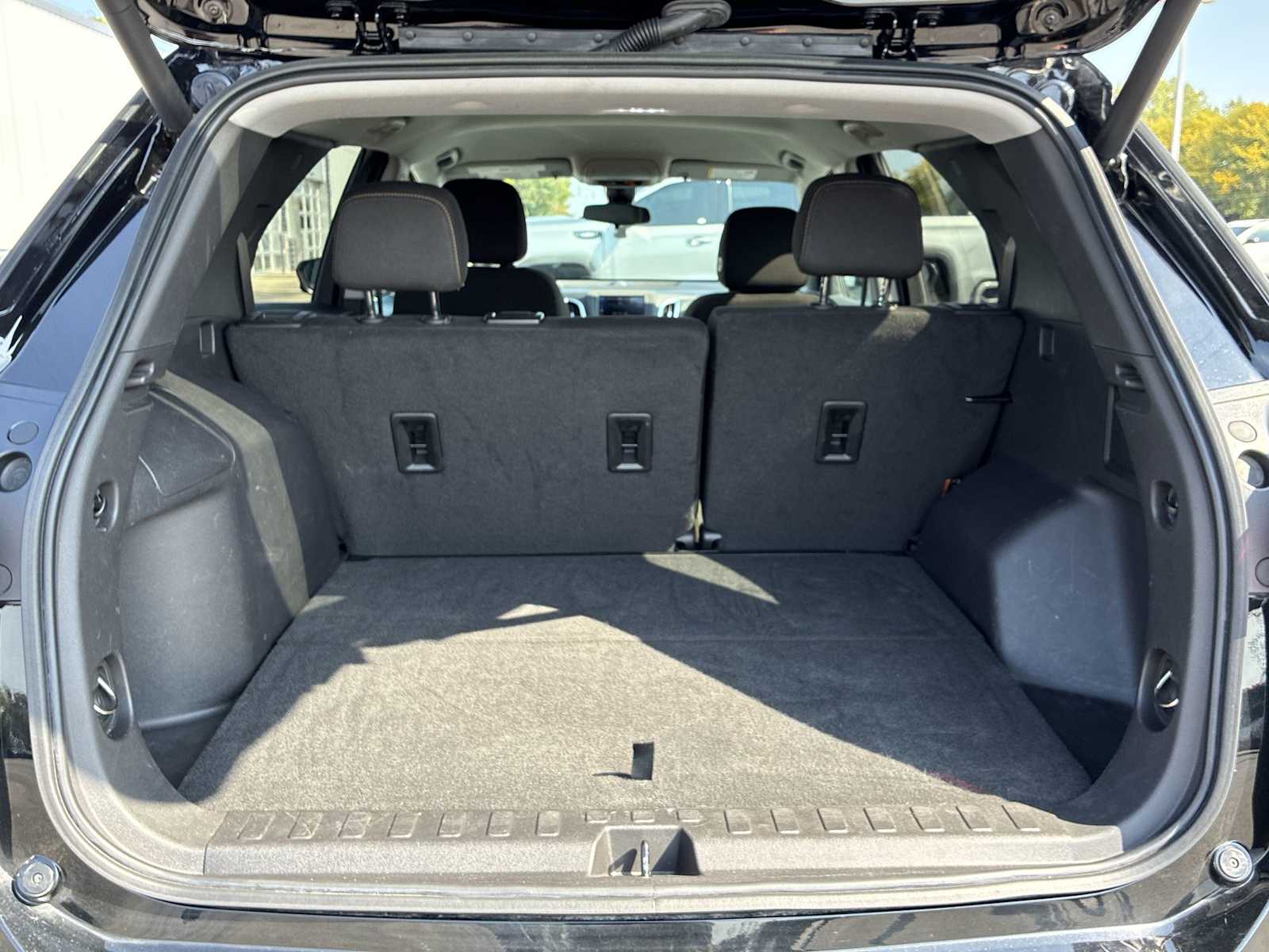 2023 Chevrolet Equinox LT photo 24