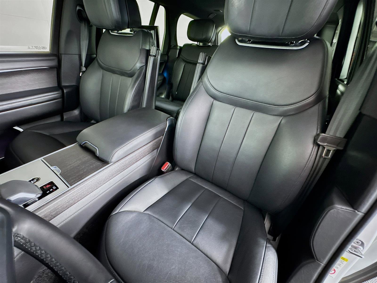 2024 Land Rover Range Rover Autobiography photo 8