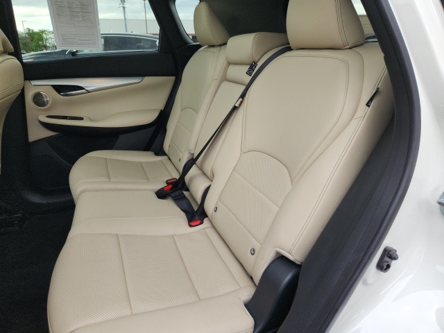 2022 Infiniti QX50 Essential photo 28