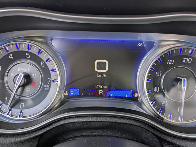 2022 Chrysler 300 Touring photo 14