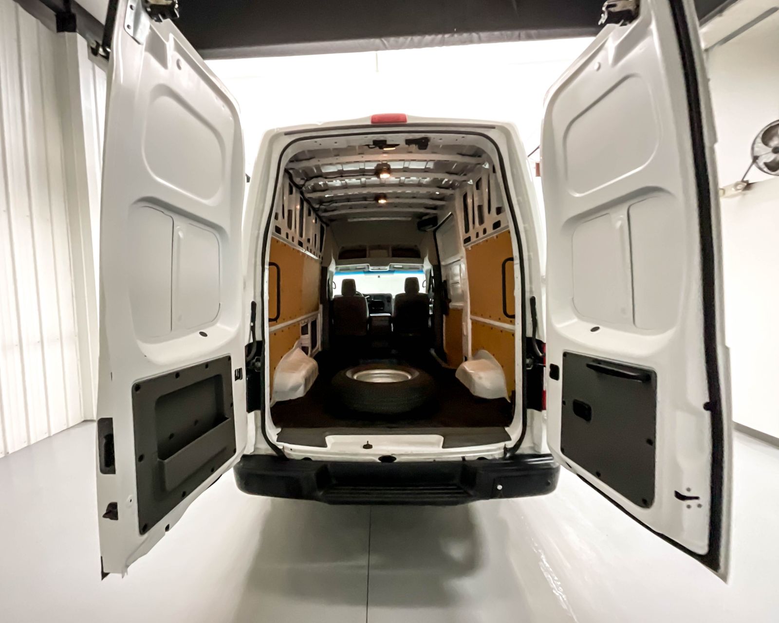 2021 Nissan NV2500 HD SV photo 16