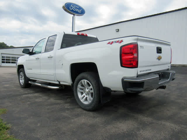 2019 Chevrolet Silverado 1500 LT photo 2