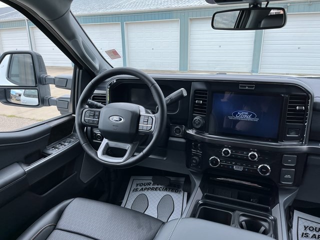 2026 Ford F-250 Lariat photo 18