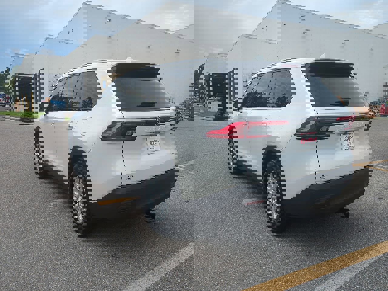 2024 Toyota Grand Highlander XLE photo 3