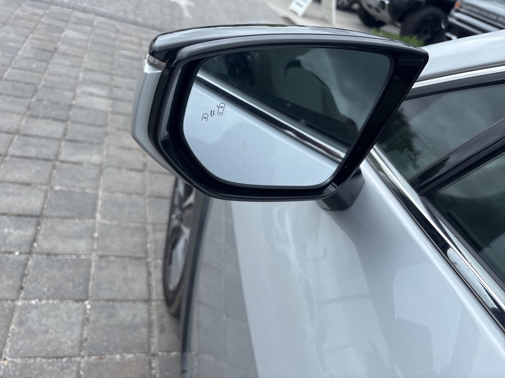 2020 Lexus UX 250h Premium photo 12