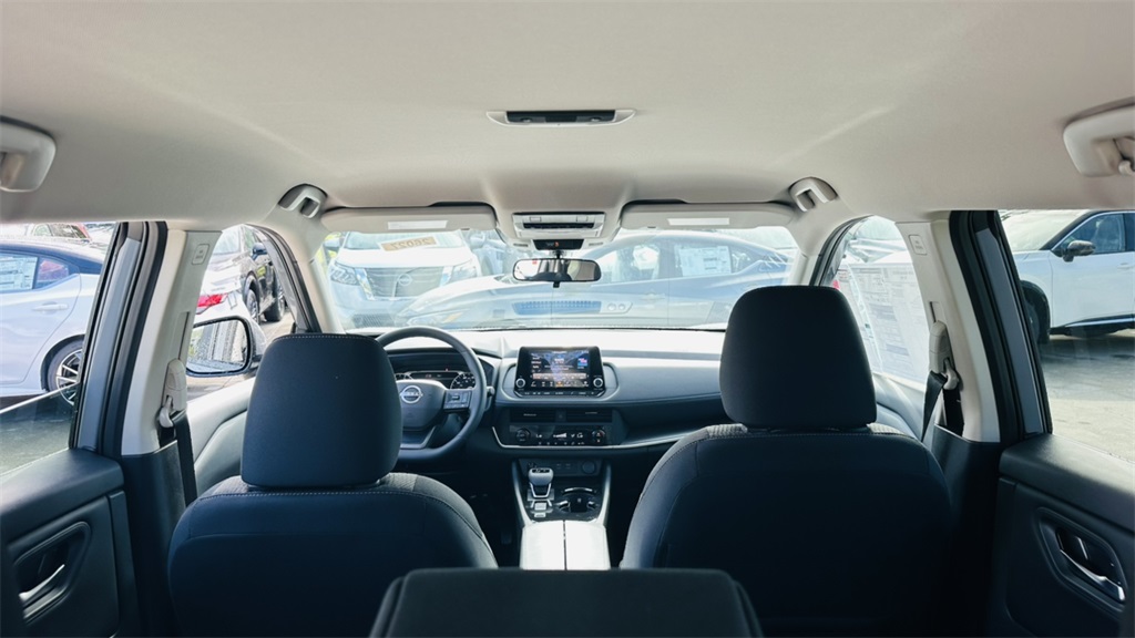 2026 Nissan Rogue SV photo 27