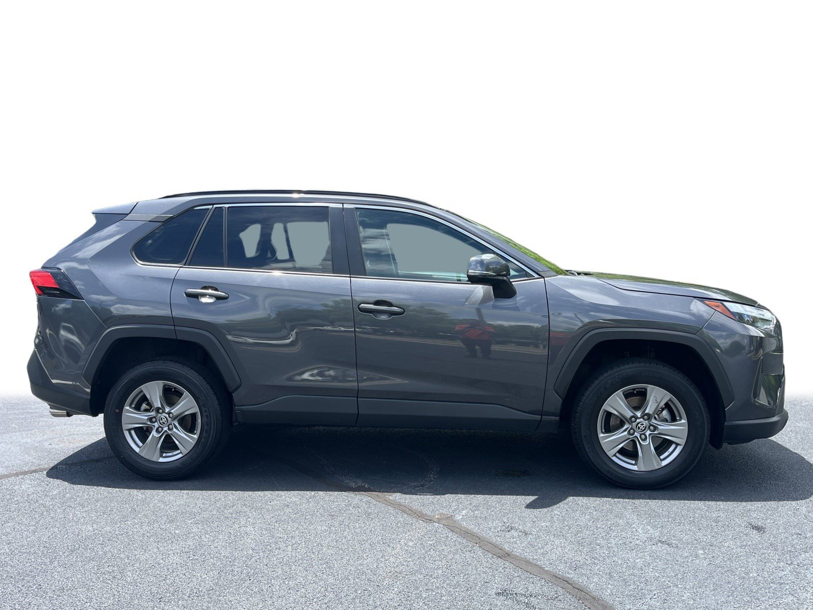 2024 Toyota RAV4 XLE photo 16
