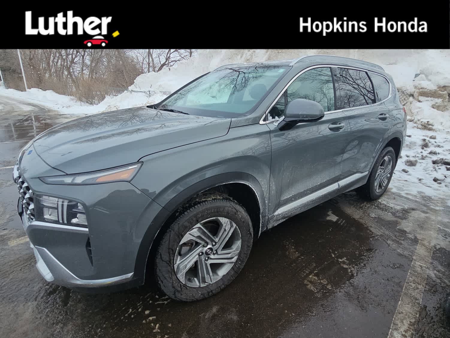 2022 Hyundai Santa Fe SEL's photo