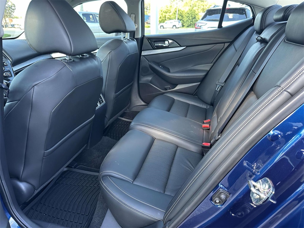 2017 Nissan Maxima SL photo 14