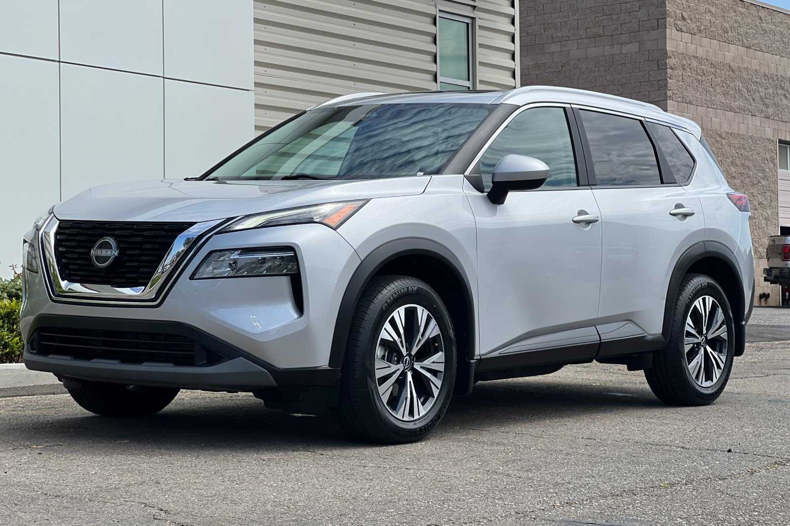 2023 Nissan Rogue SV photo 7