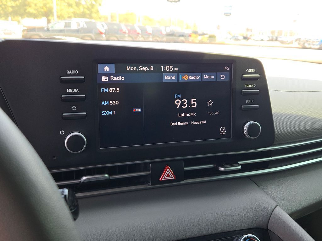2023 Hyundai Elantra SEL photo 21