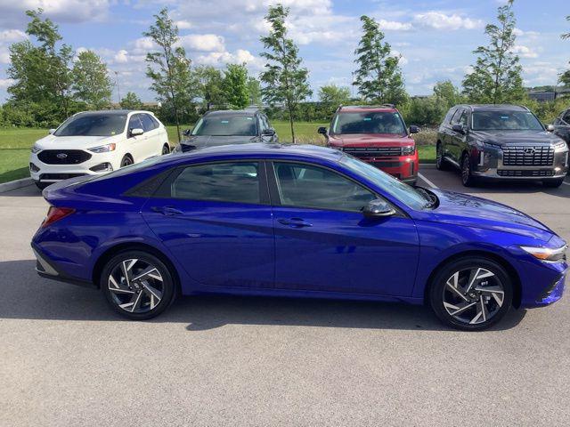 2025 Hyundai Elantra Hybrid SEL Sport photo 4