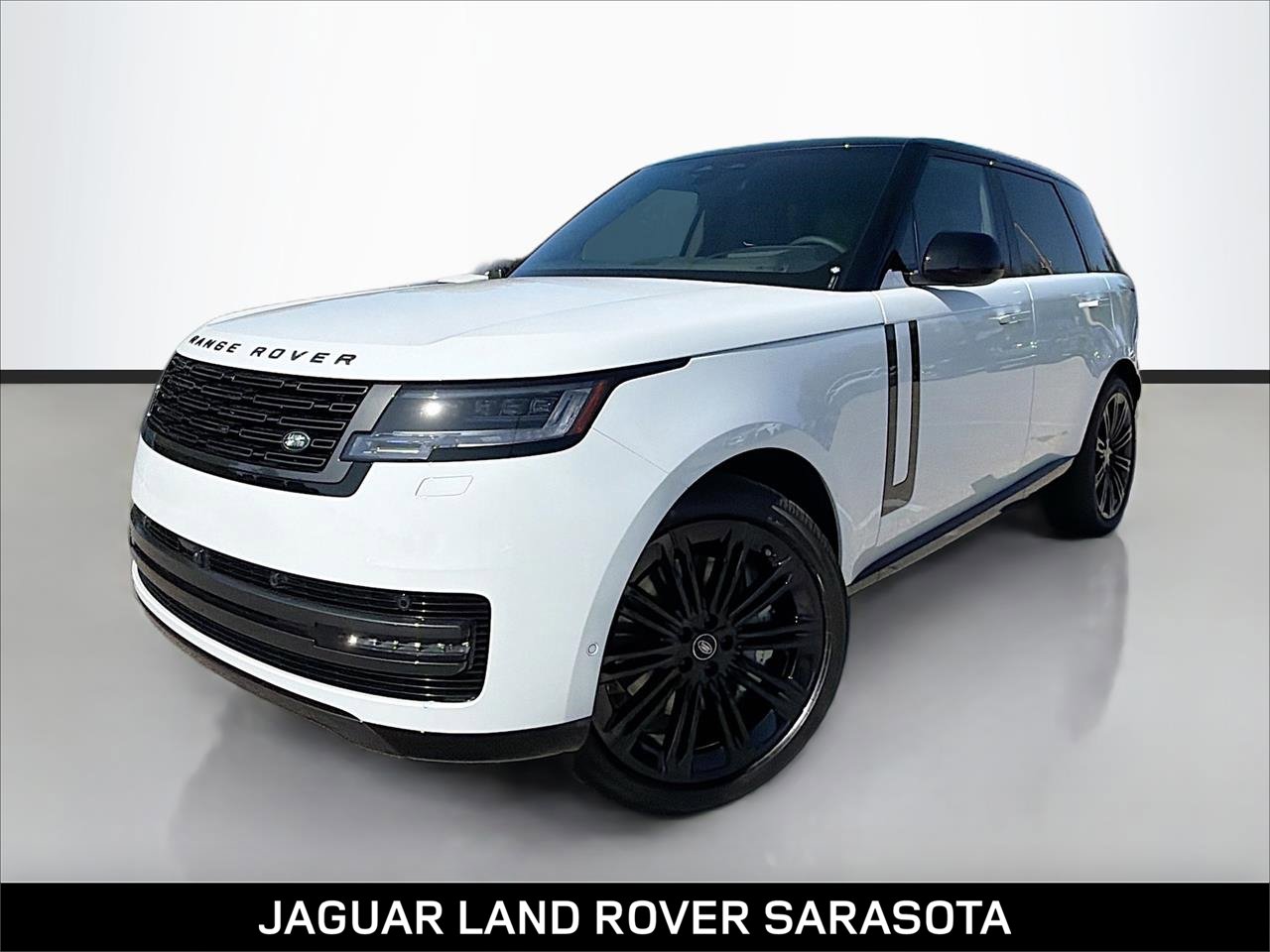 2025 Land Rover Range Rover SE's photo