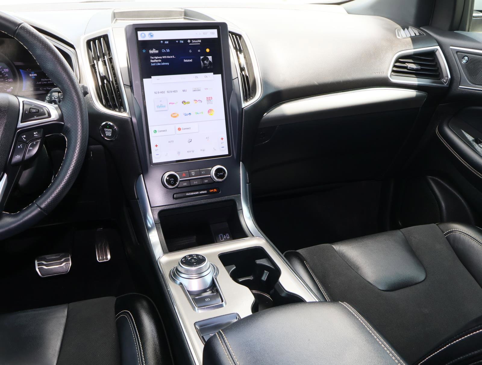 2022 Ford Edge ST photo 9