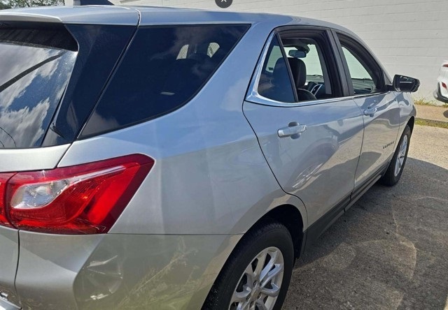 2021 Chevrolet Equinox LT photo 3