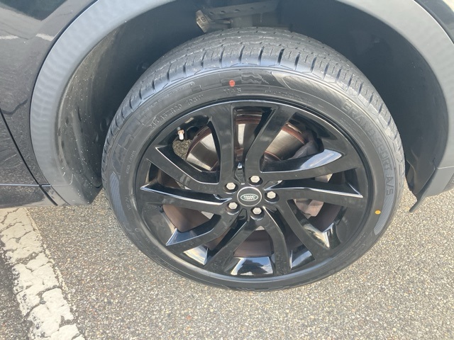 2019 Land Rover Discovery Sport HSE photo 12