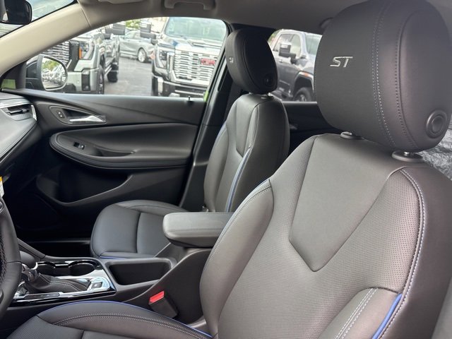 2026 Buick Encore GX Sport Touring photo 11